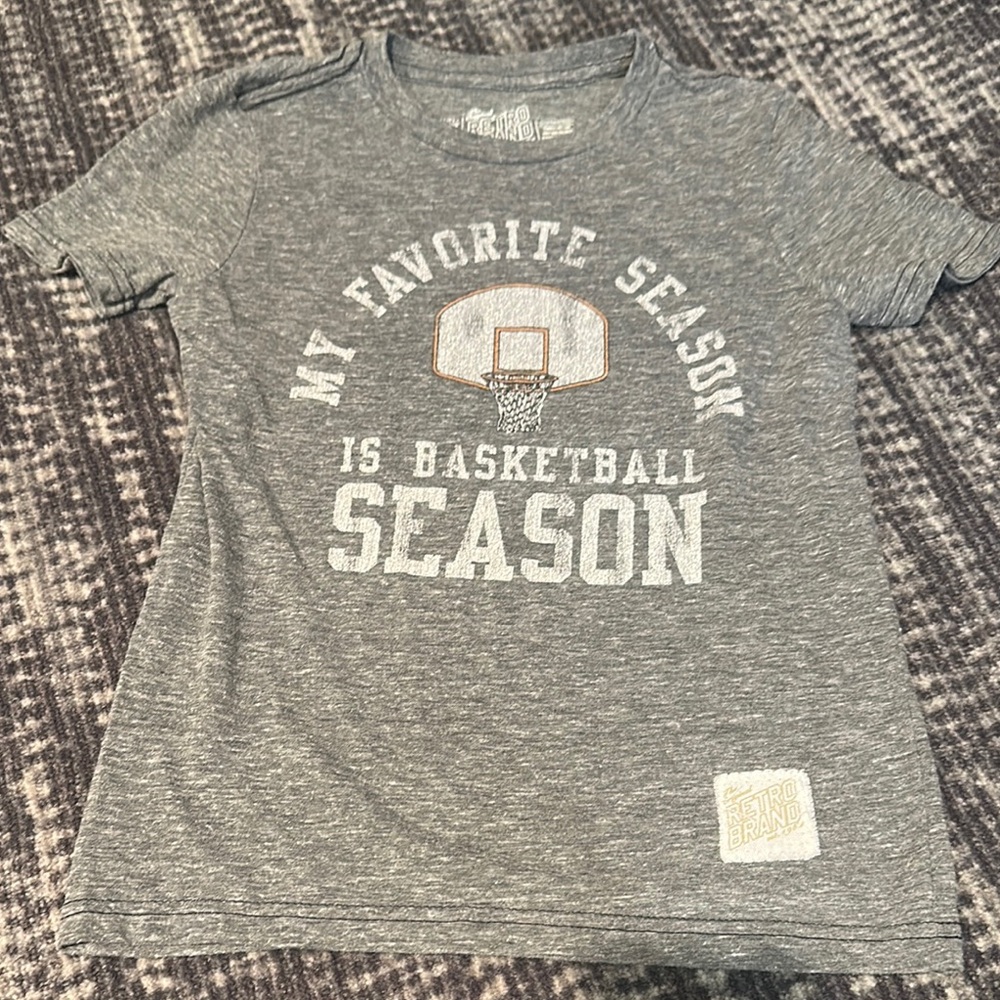Gray Basketball Graphic T-Shirt